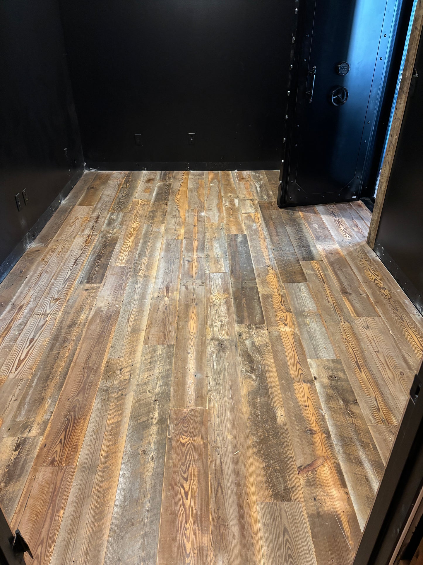 Wide Plank Reclaimed Heart Pine