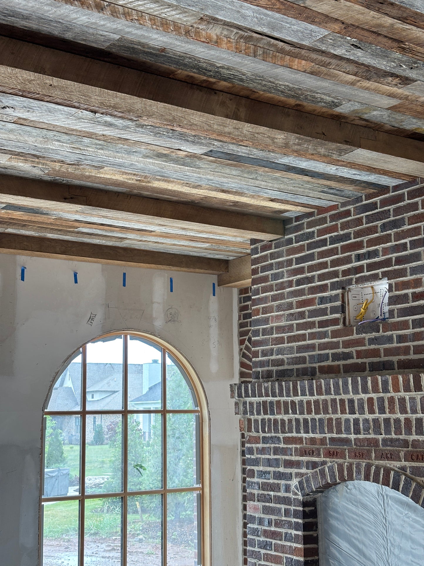 Reclaimed White Oak Beams (Grey)