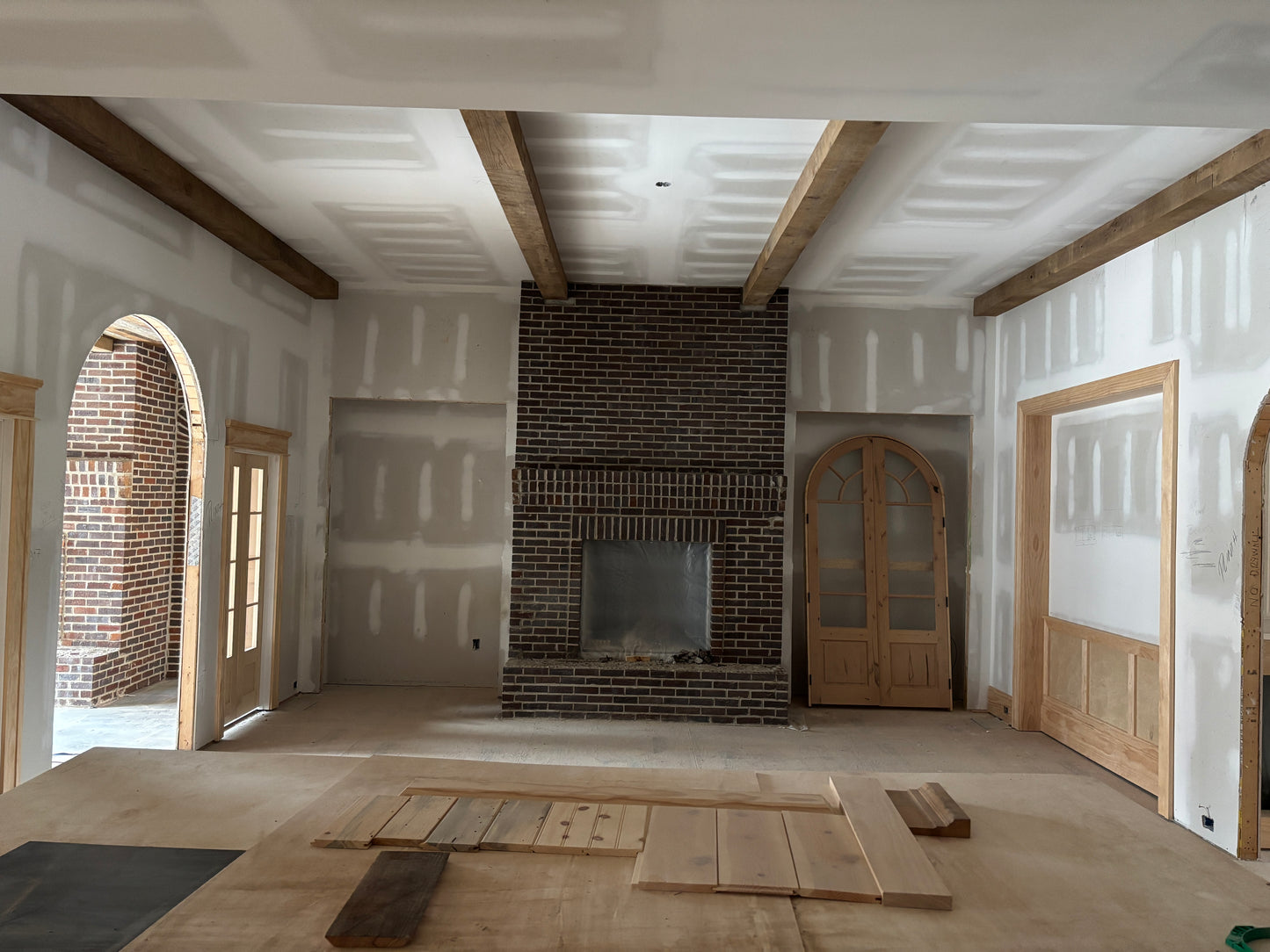Reclaimed White Oak Beams (Grey)